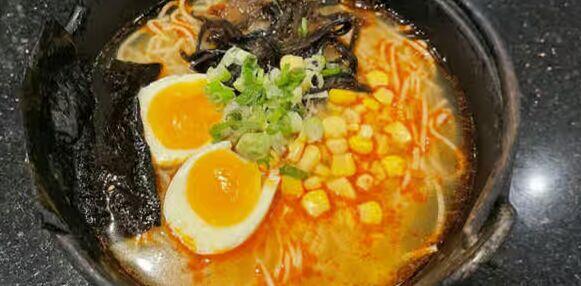 M8: Hot & Sour Ramen ( Tom Yum Flavor) - Topping