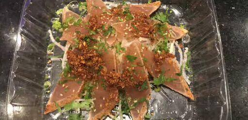 Garlic White Tuna (8 pcs)*