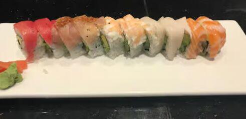Rainbow Roll ( 10 pieces)*