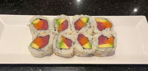 Tuna Salmon Avocado roll ( 8 pieces )*