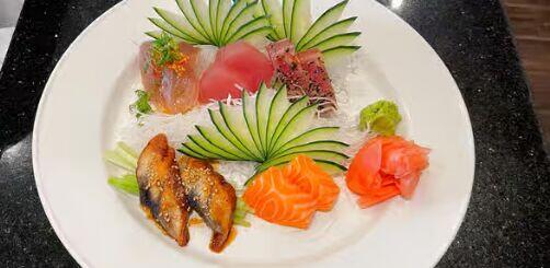 Sashimi Lunch Deluxe*