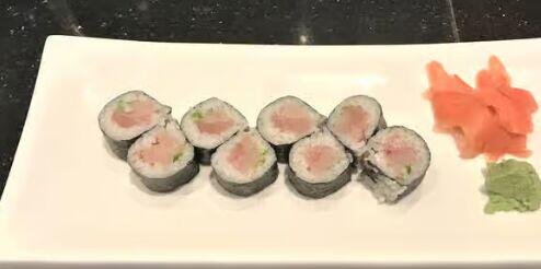 Yellow Tail & Scallion (8pcs)*