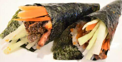 2pcs Salmon skin hand roll (cooked)