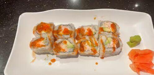 Snow crab seared salmon roll 8 pcs*